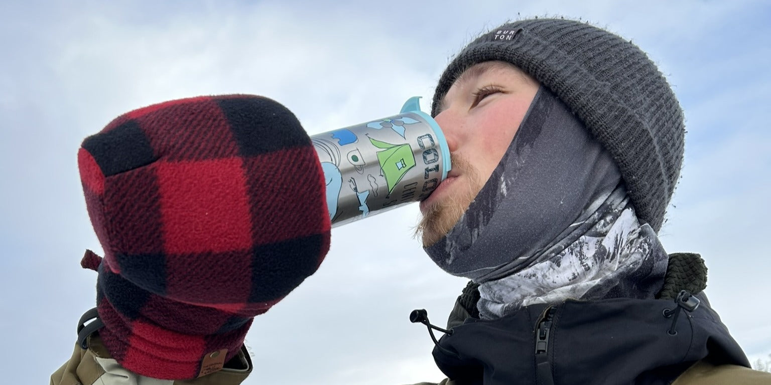 Giddyup Glove™ | Drink Holding Mitten for Cold Hands & Cold Drinks