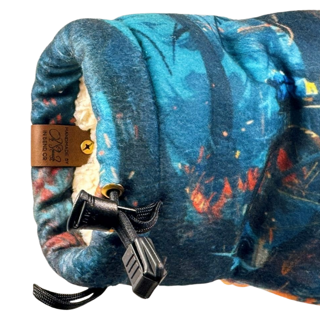 Front view of Bend Adventure Camp Giddyup Glove™ wrist, highlighting secure cuff and cozy insulation for cold weather outdoor use.