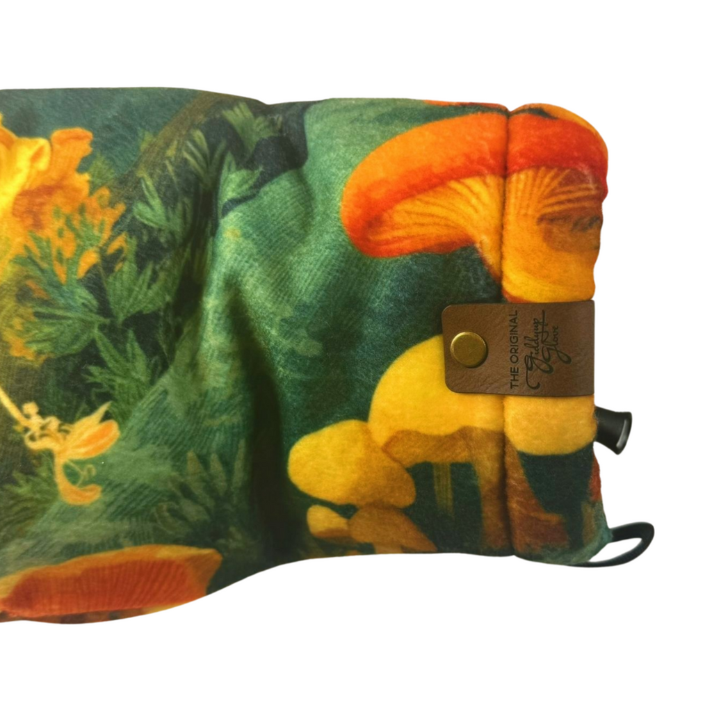 Close-up of Chanterelle Chorus Giddyup Glove™ wrist showing snug fit and insulated drink-holding mitten for cold weather