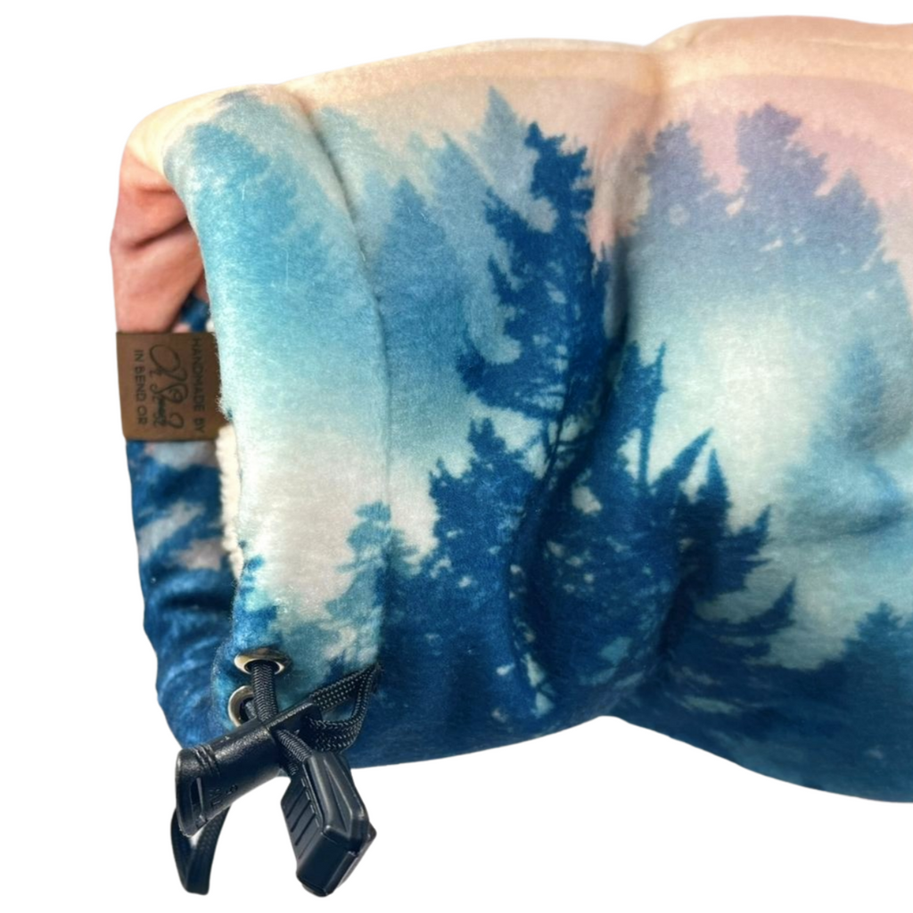 Close-up of Echo Ridge Giddyup Glove™ wrist strap and insulated cuff for sidelines or cold weather activities