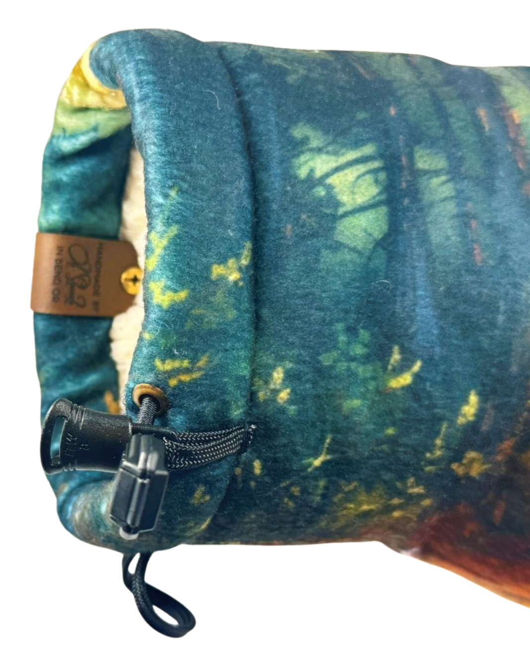 Close-up of Trailbourne Giddyup Glove™ wrist strap and insulated cuff for sidelines or outdoor use