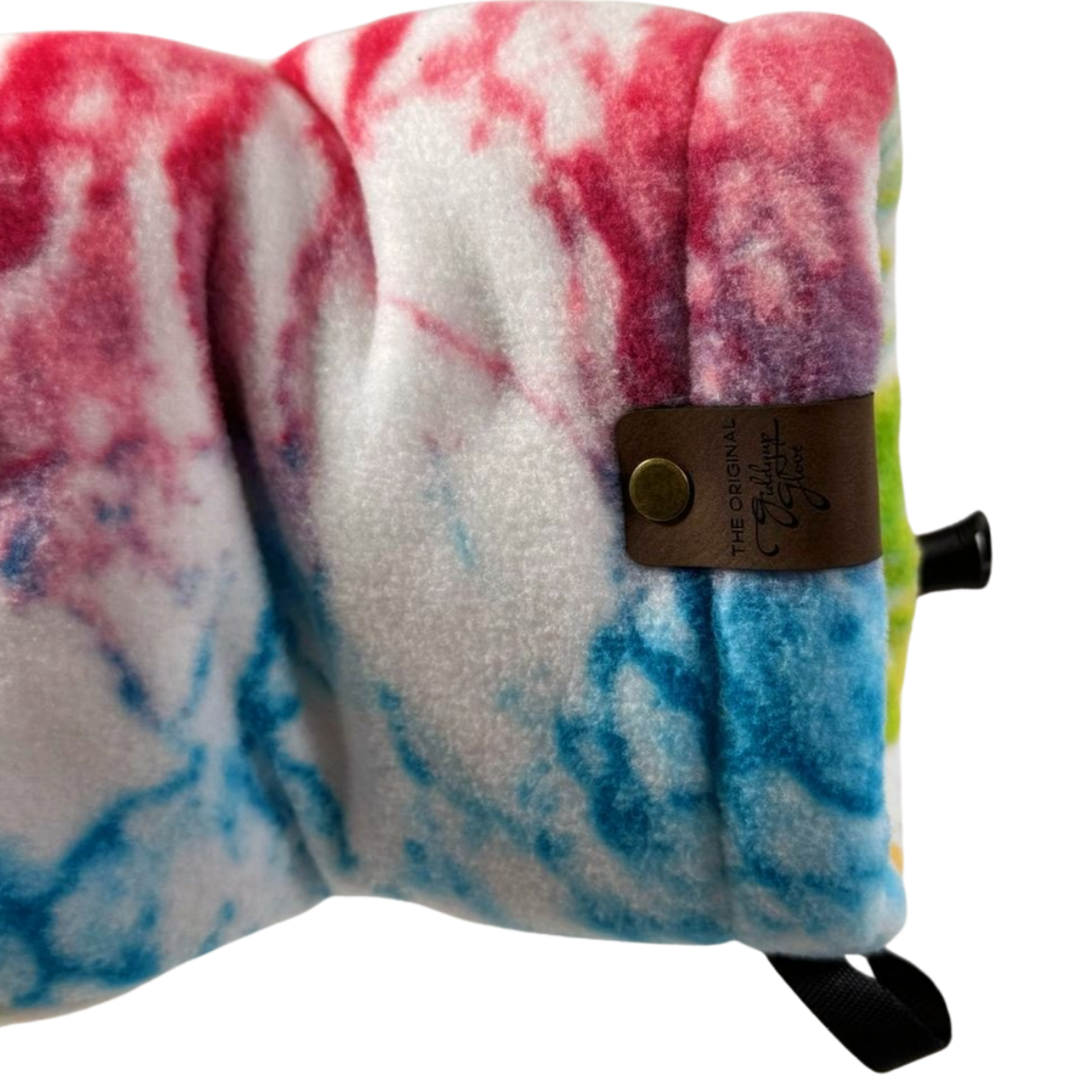 Close-up of Wildlight Giddyup Glove™ wrist showing snug fit and insulated drink-holding mitten for cozy outdoor use